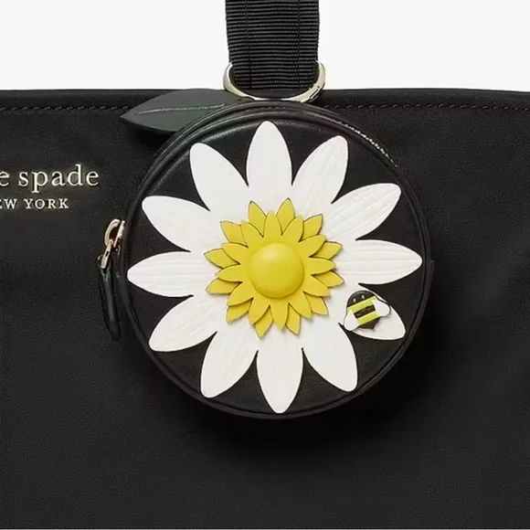 SOLD! KATE SPADE 3D DAISY COIN PURSE - Picture 2 of 10